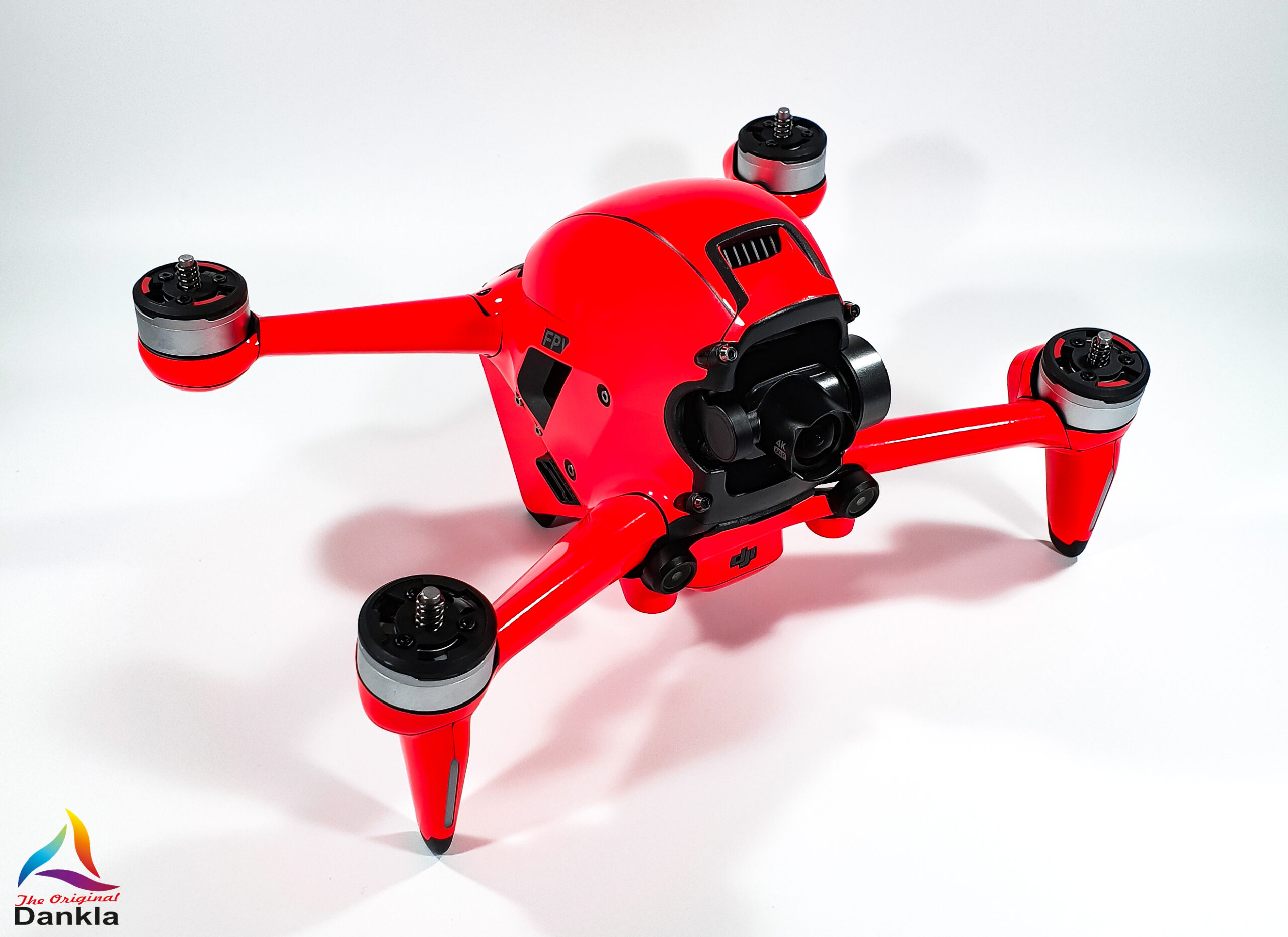 1.-DJI-FPV-Neon-Rot-schraeg-scaled-2.jpg