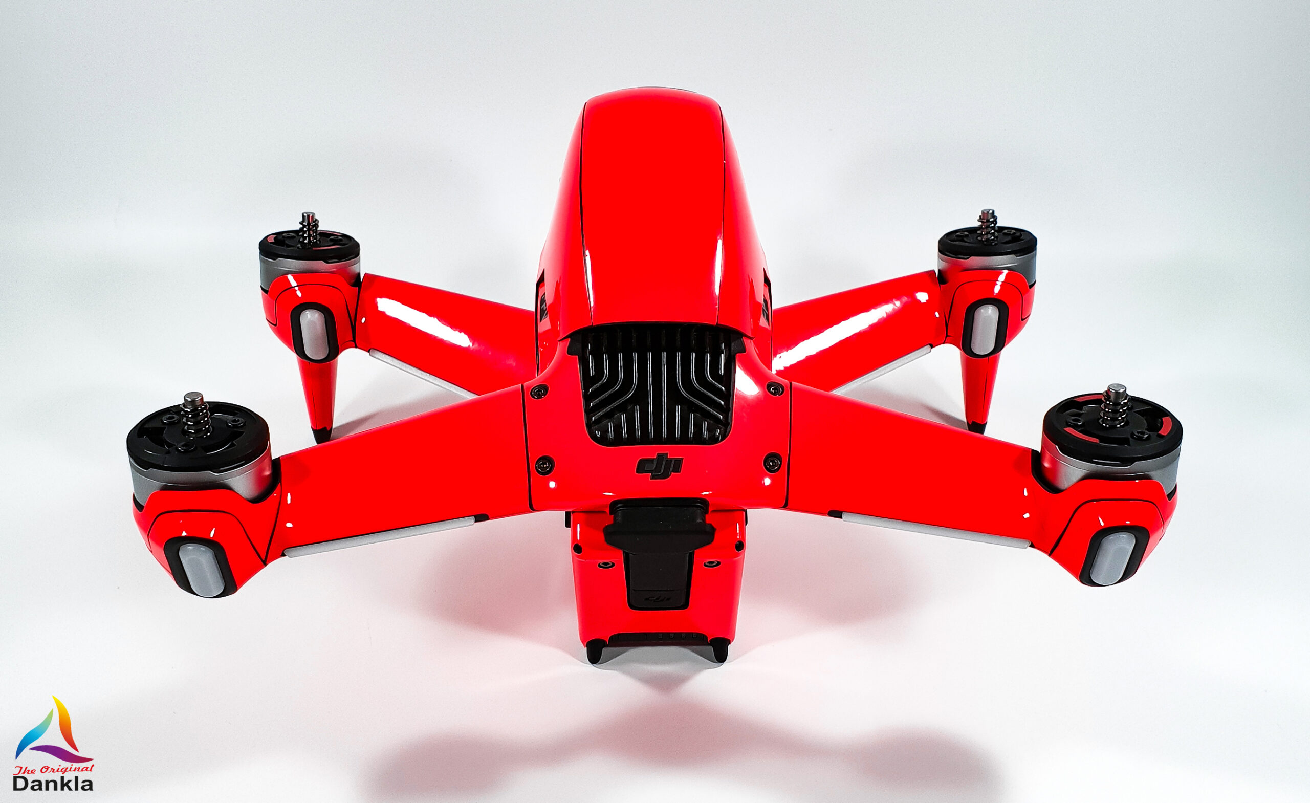 3.-DJI-FPV-Neon-Rot-hinten-scaled-2.jpg