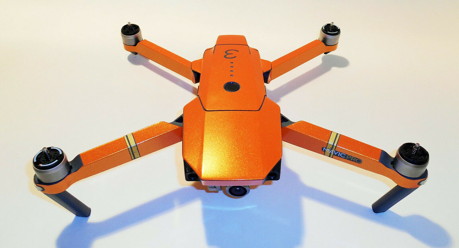 DJI-MAVIC-PRO-PLATINUM-SKIN-METALLIC-MANDARINE-3-5-Batterien-Drohne-173886612689-5-1.jpg