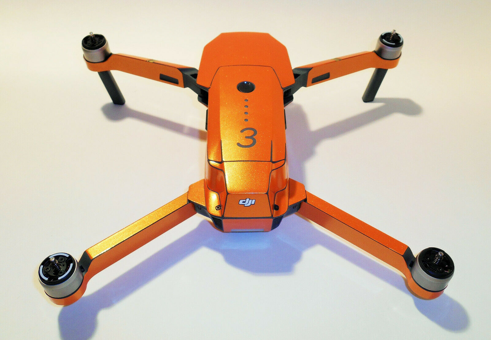 DJI-MAVIC-PRO-PLATINUM-SKIN-METALLIC-MANDARINE-3-5-Batterien-Drohne-173886612689-6-1.jpg