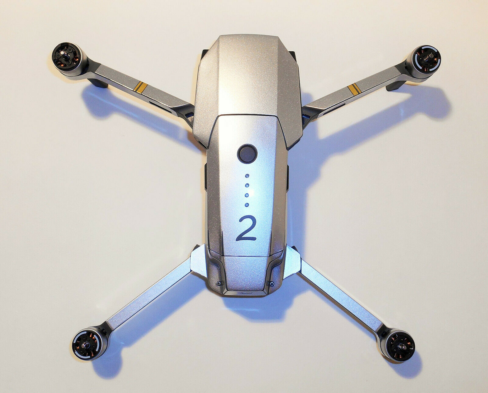 DJI-MAVIC-PRO-PLATINUM-SKIN-METALLIC-SILBER-3-5-Batterien-Drohne-173886611298-4-1.jpg